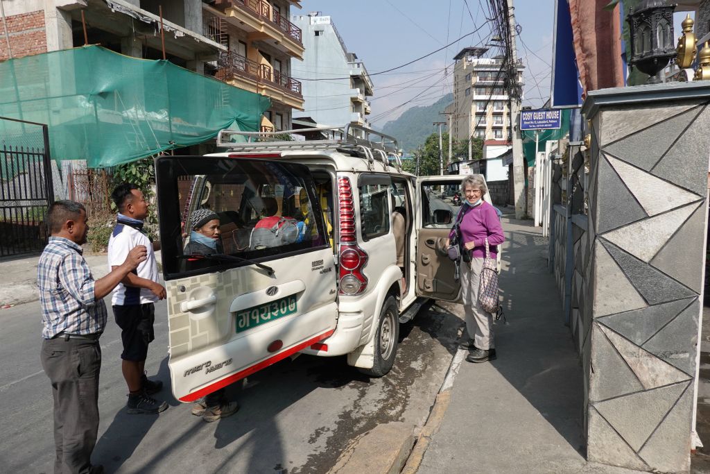 Départ en 4X4 pour le village de Hile